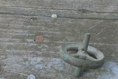 Hole in the rotor shaft for a string